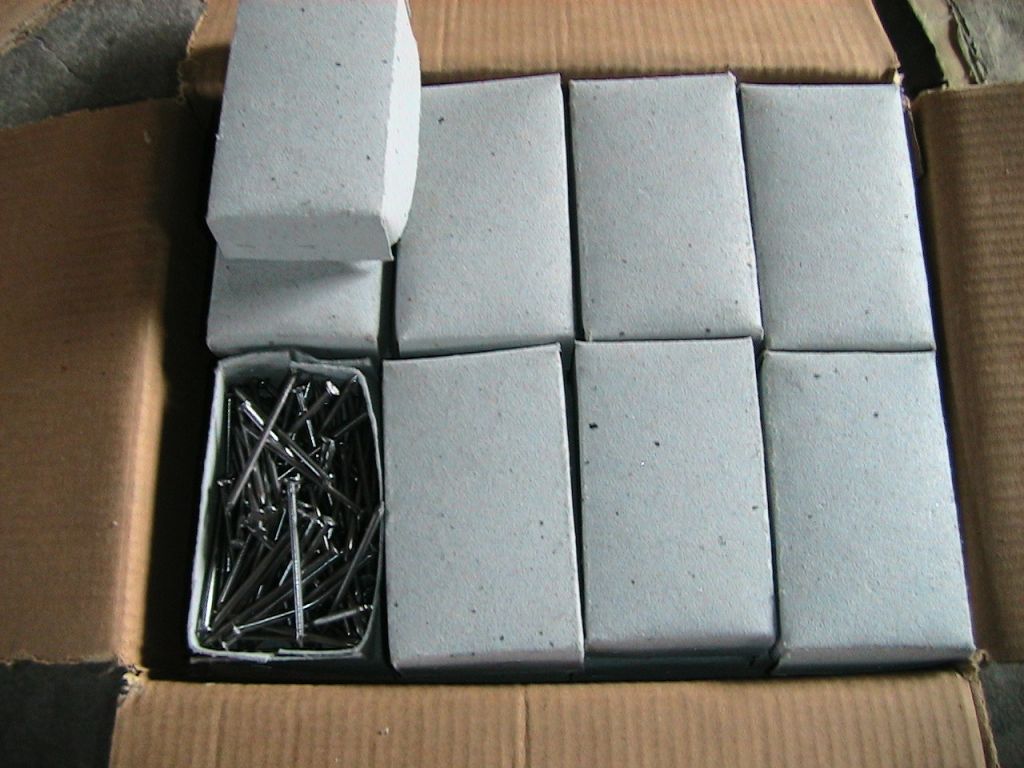 common nails, with 16 box inside