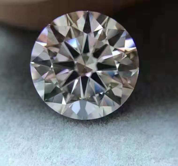 2 Carats 8mm DEF Moissanite Diamonds