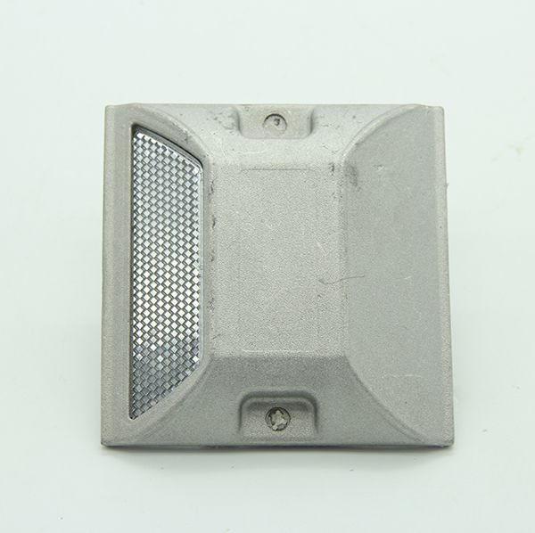 CE Approved IP68 Trending 2019 100x100x20mm size Aluminum reflective road studs