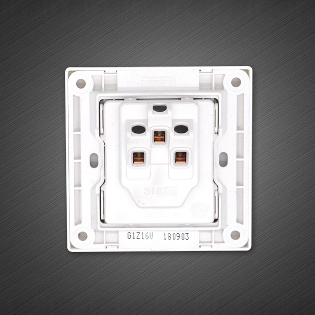 3 pin wall socket with  1 Way Switch