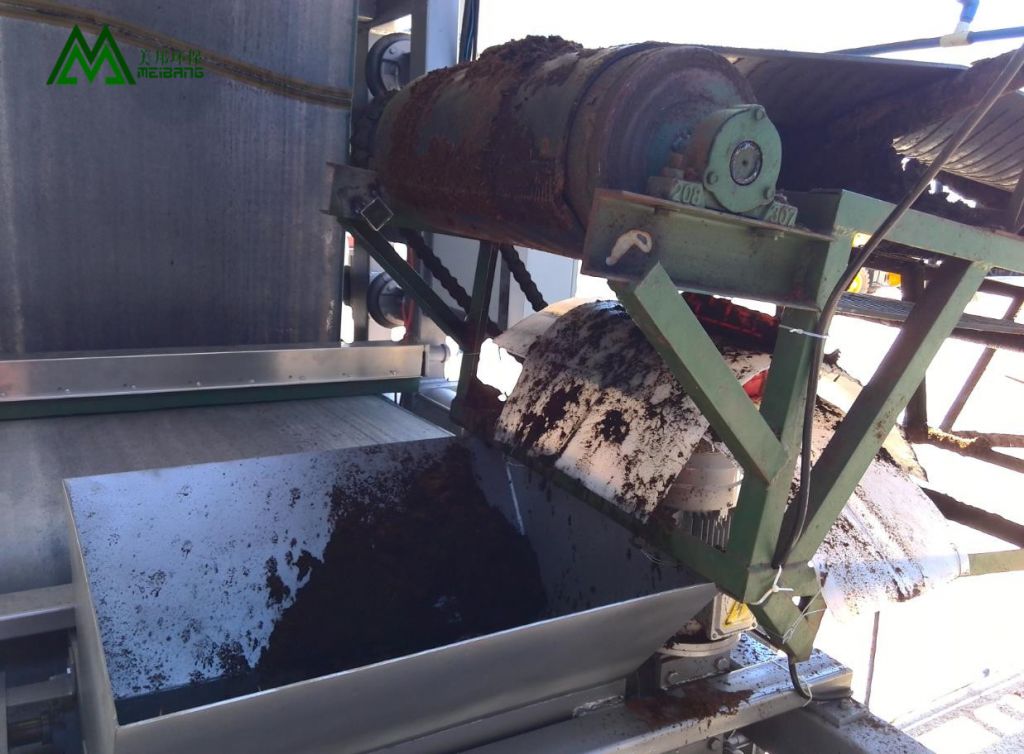 Coconut Chaff Dewatering Machine Used In Indonesian Coconut Plantation