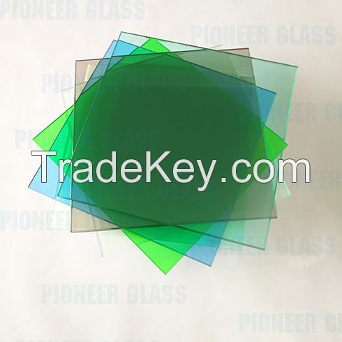 Color laminated glass