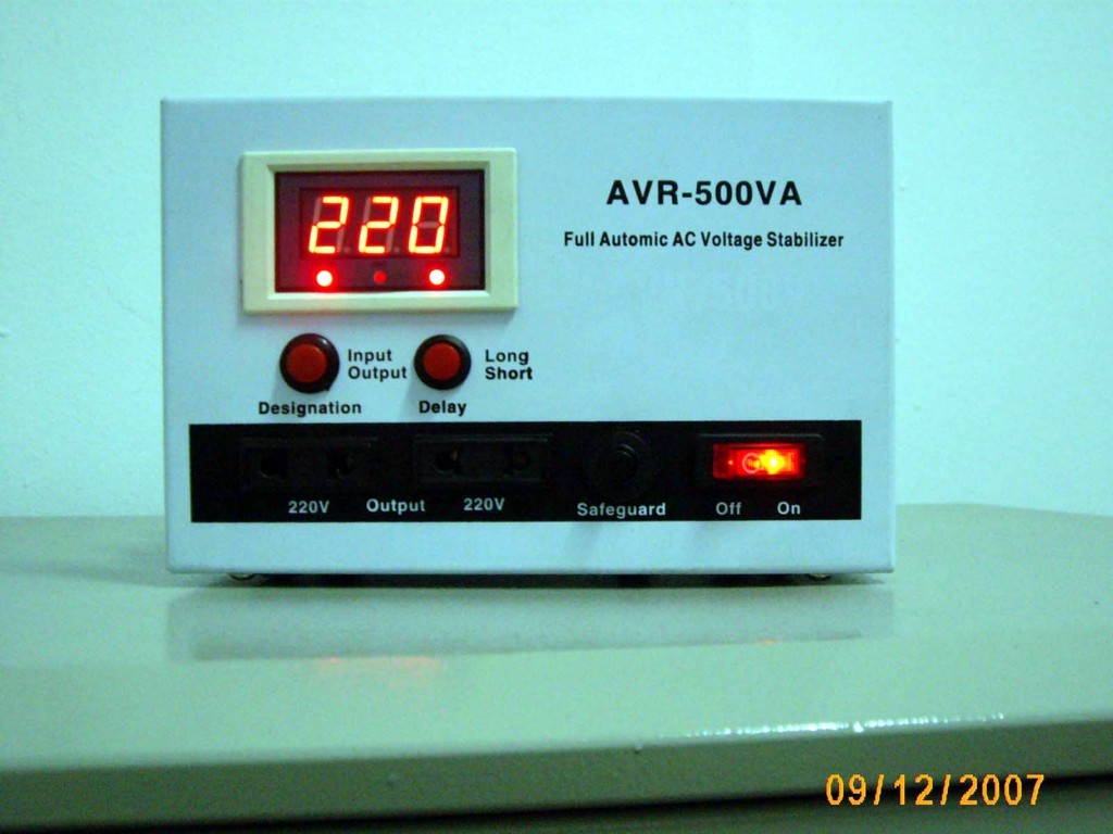 Single-phase Fully Automatic AC Voltage Regulator(AVR-0.5kVA)