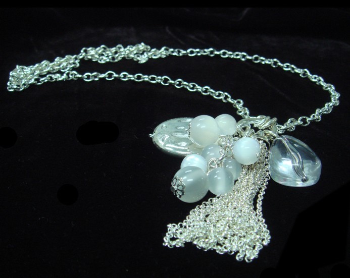 necklace with oyster white cat eye