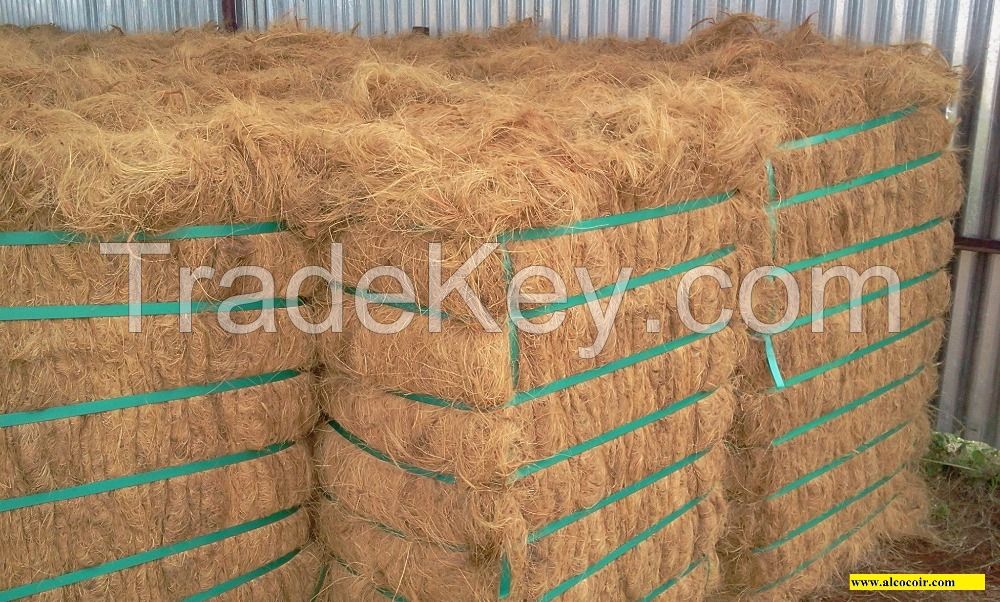 COCONUT FIBER WITH HIGH QUALITY AND LARGE QUANTITY FOR SALES