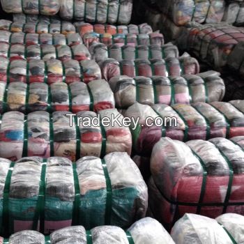   All gender First class wholesale used clothing and used clothes in bales from usa