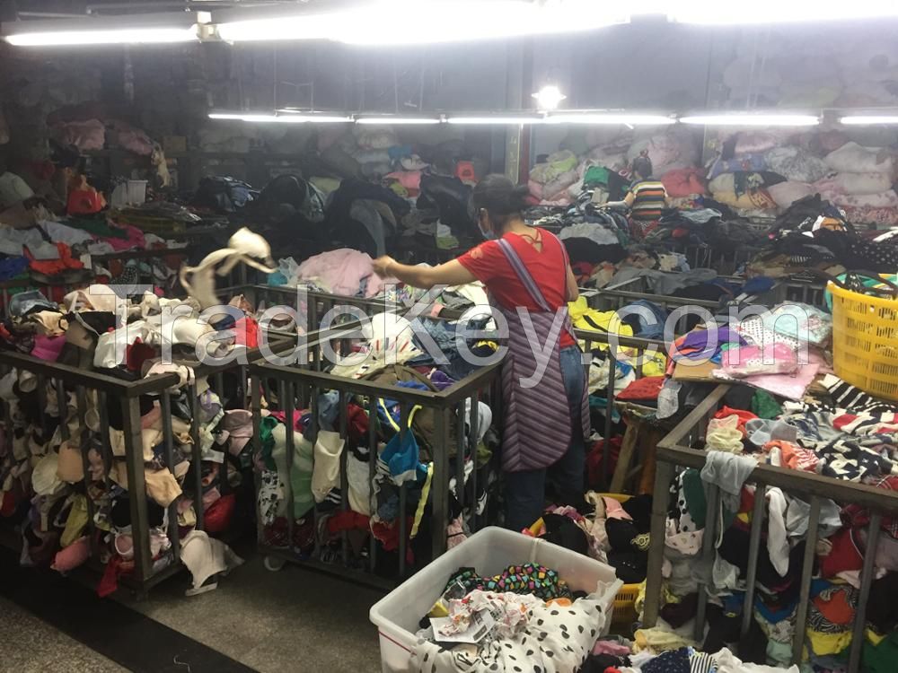  USED CLOTHES FOR SALE IN BALES