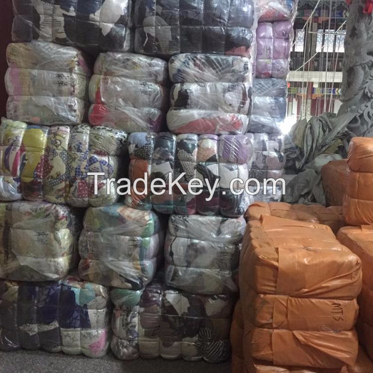 Used clothes in bales , Choose from Various categories/from America and Italy