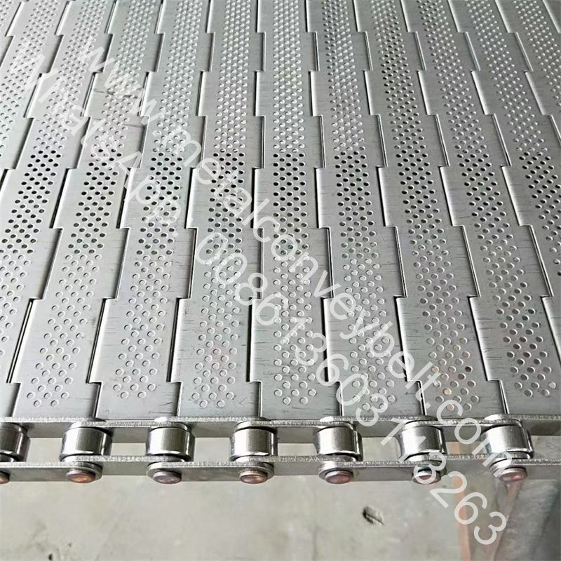 Heavy Duty Chain Plate Conveyor Belt Driven by Sprockets