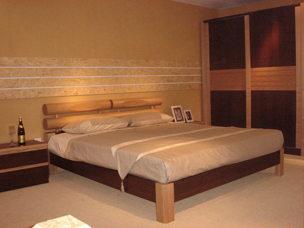 7A006 Bed