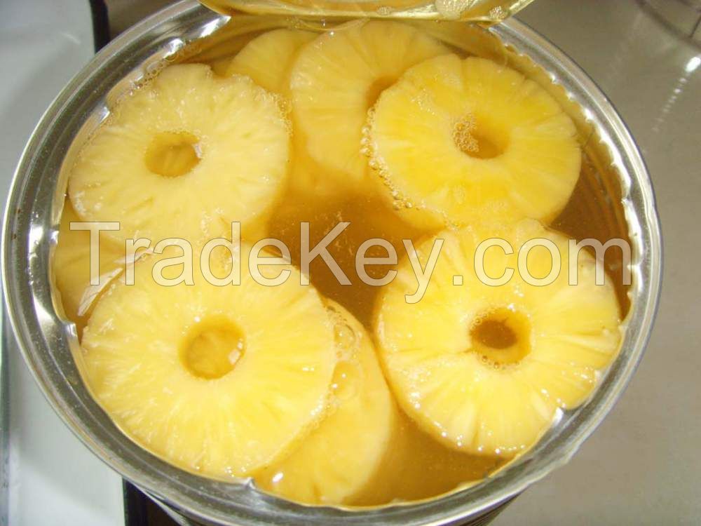 Canned Pineapple sliceed in Light Syrup