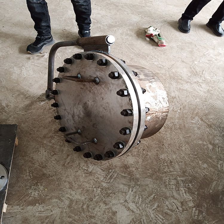 Manhole flange