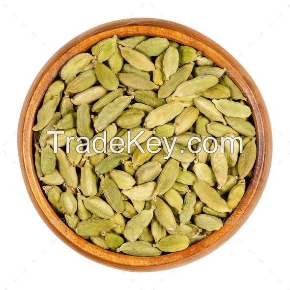 Green cardamom pods, processed true cardamom seeds