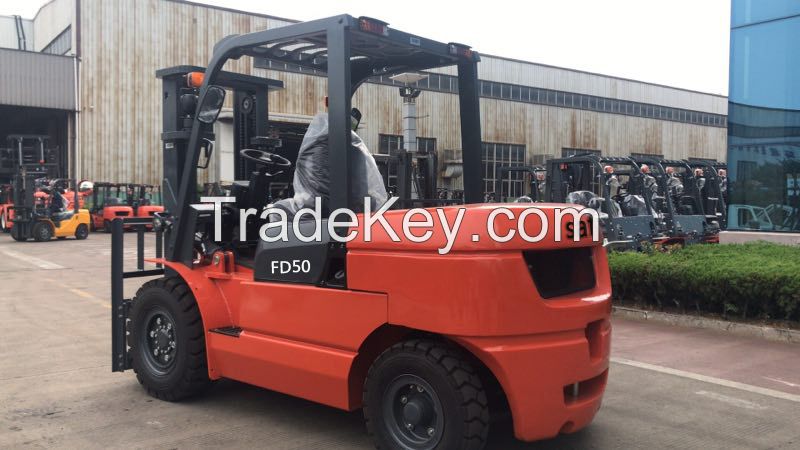 2 tons diesel forklift trucks