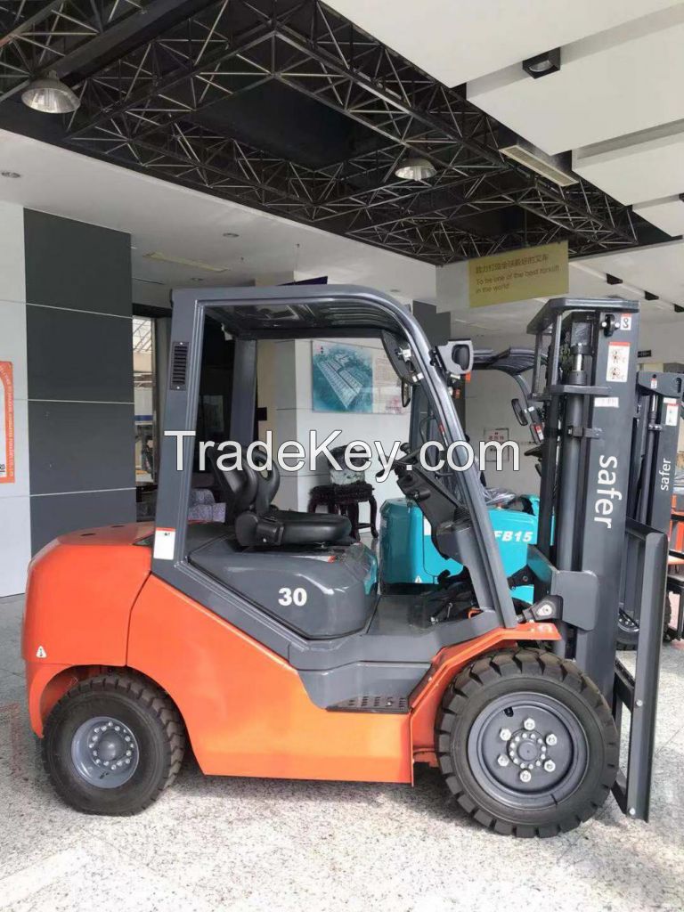 4.5 tons diesel forklift trucks