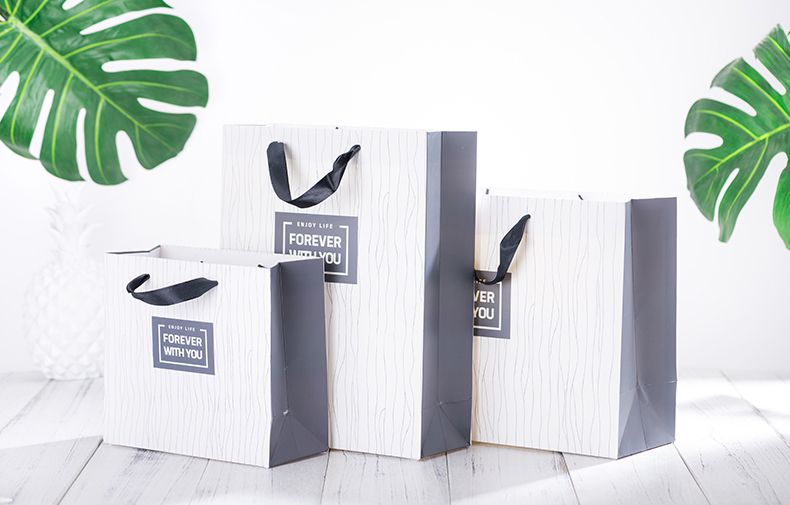 Custom Print Gift 250g white cardboard Shopping Packaging Black Ribbon Handle