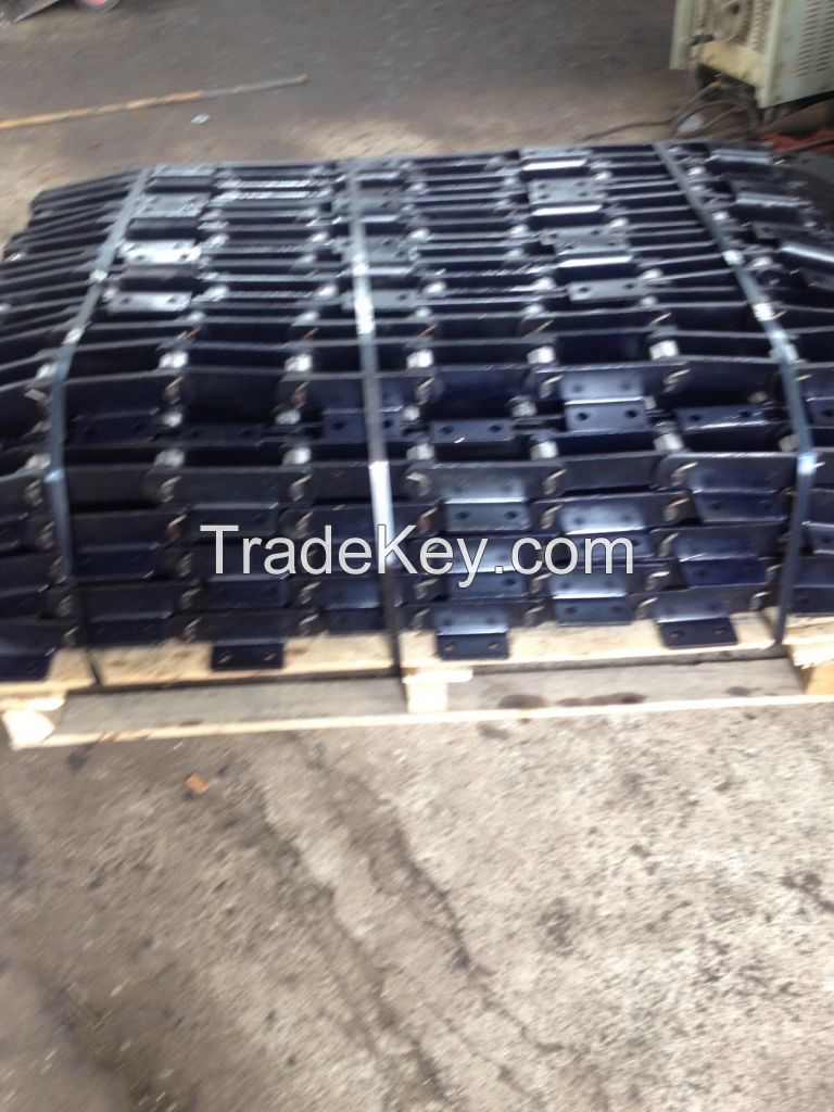 Paper machine conveyor chain