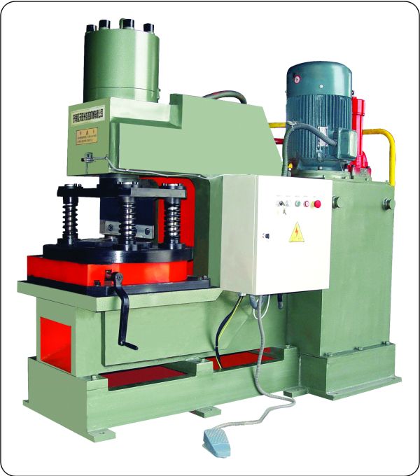 HYDRAULIC ANGLES STEEL CUTTING MACHINE