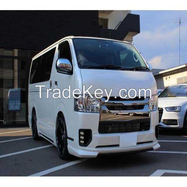 TOYOTAS HIACE BUS