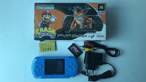 2.5" 8 Bit Pvp Game Console with 500 Game Into 1