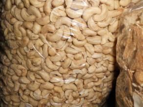 CASHEW NUTS/ CASHEW KERNELS WW240/ WW320/ WW450/ WS/ LP/ SP 