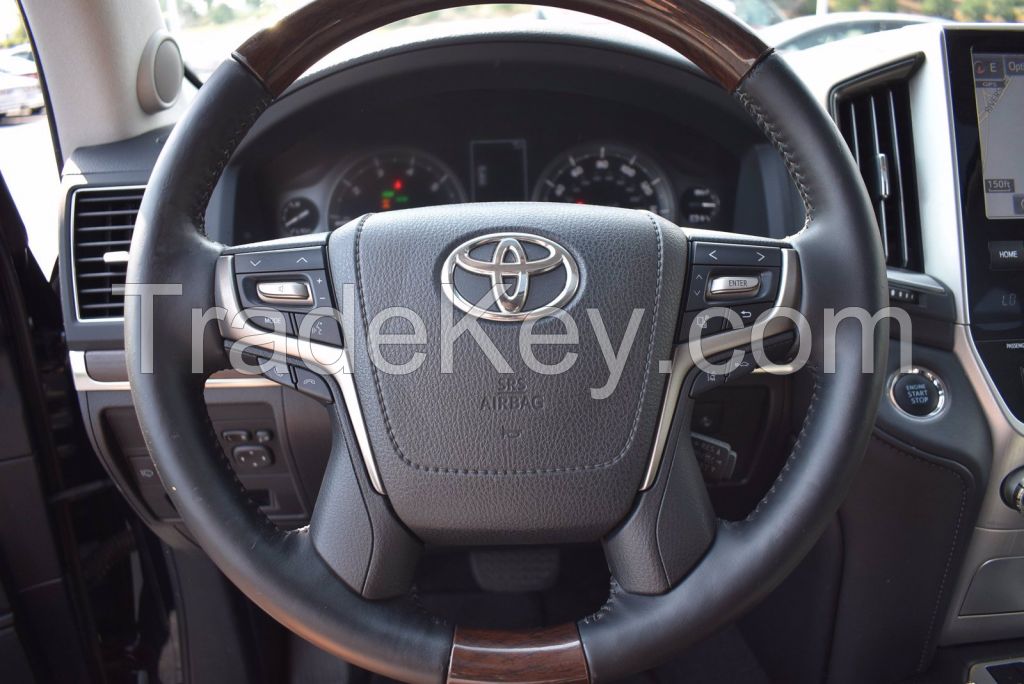 2017 PRE USED TOYOTA LAND CRUISER AWD 