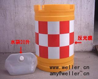 roadway safety drum and water bag