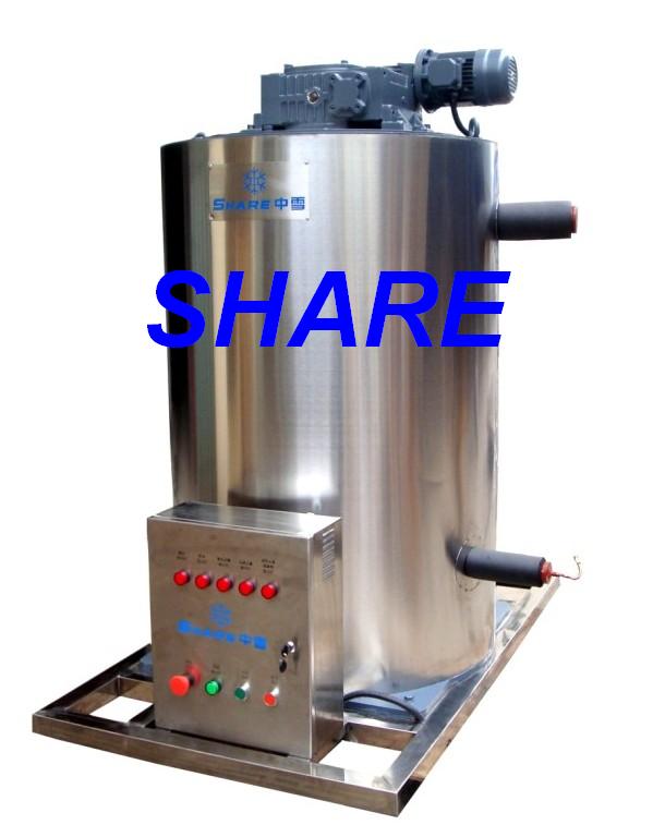 Flake ice evaporator