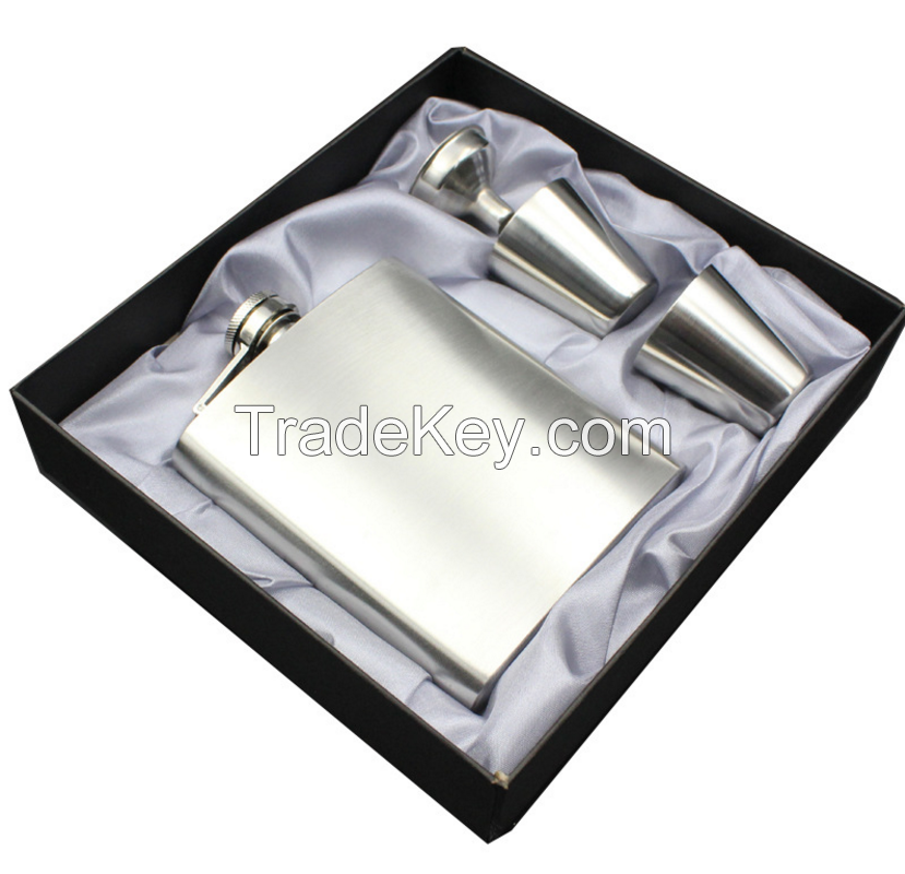 Factory Direct Sale Stainless Steel Hip Flask Gift Set With Two Shot And Funnel For