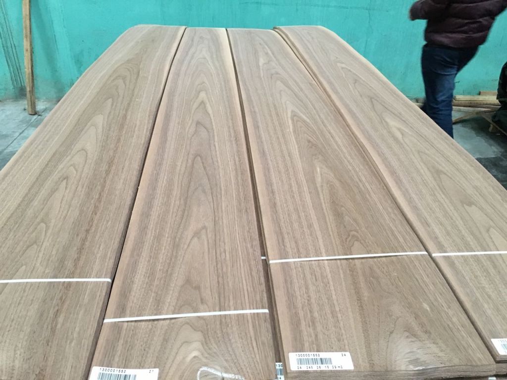 American Walnut Natural Wood Veneer for Furniture Doors Panel Interior Decor
