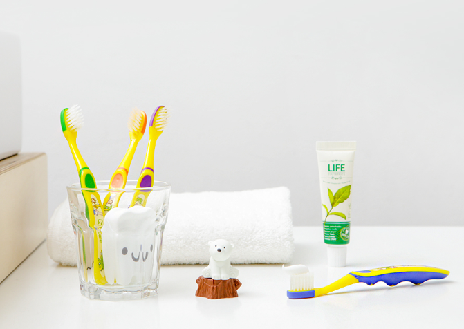 Life Kids Toothbrush (Orange, Green, Blue, Purple) - Sang Si Co., Ltd - Kids ToothBrush