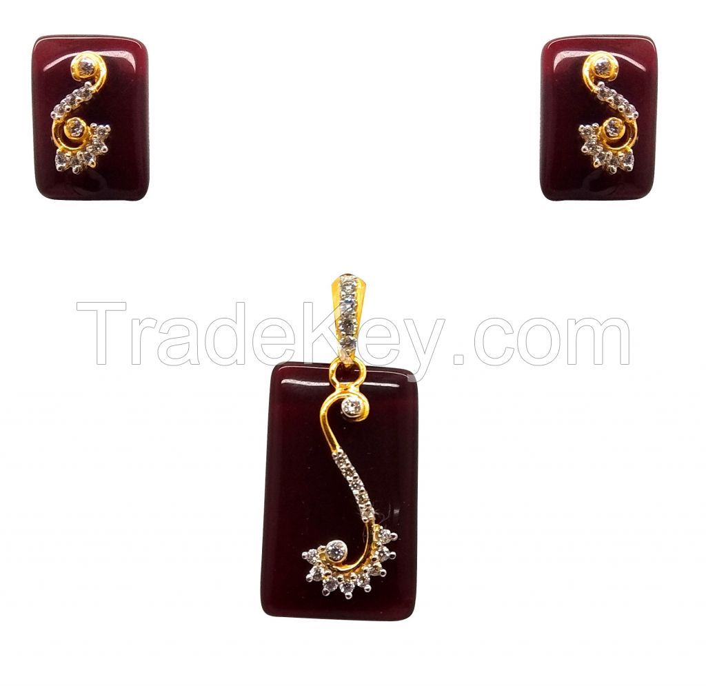 Maroon Stone 18k Gold Pendant Set