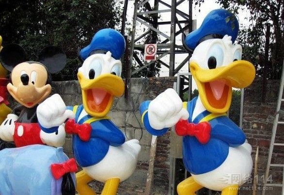 Disney cartoon character Mickey Mouse Donald Duck FRP sculpture