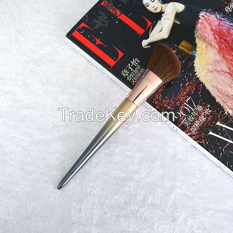 OEM Customized Makeup Brush Contouring Brush Foundation Brush Powder Brush Blush Brush Gradient