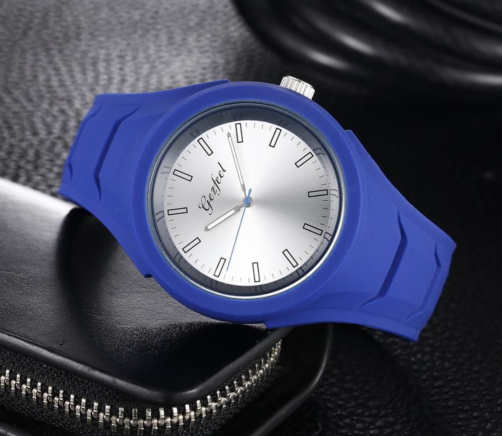 Latest classic plastic Quartz Watch With janpan movt Water Resistant Watch Women 