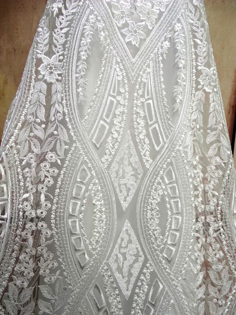 Embroidery all over fabrics/White bridal laces/Lace fabric with beaded applique for wedding dress