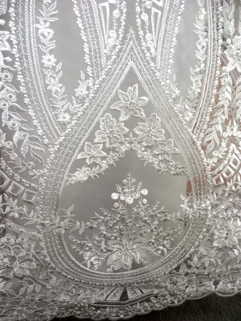 Embroidery all over fabrics/White bridal laces/Lace fabric with beaded applique for wedding dress