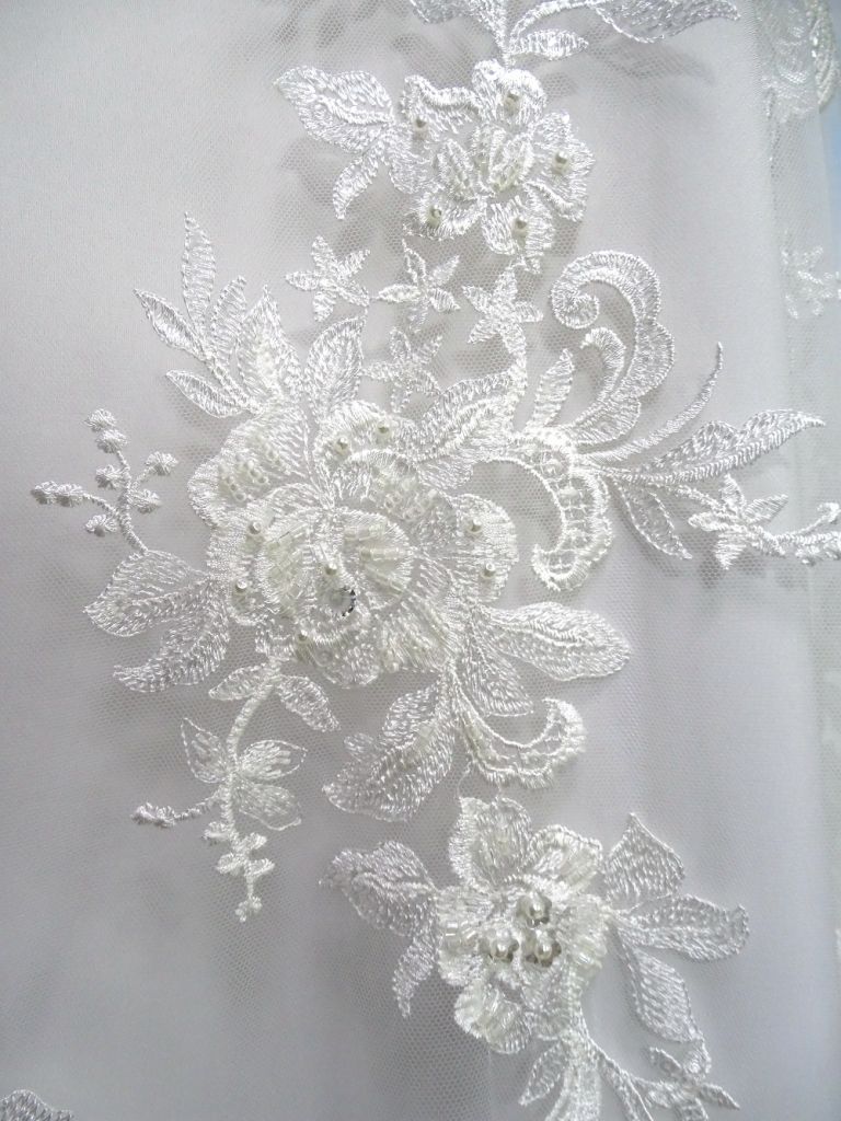 Hot selling/embroidery white lace/ handwork beaded lace fabric for bri