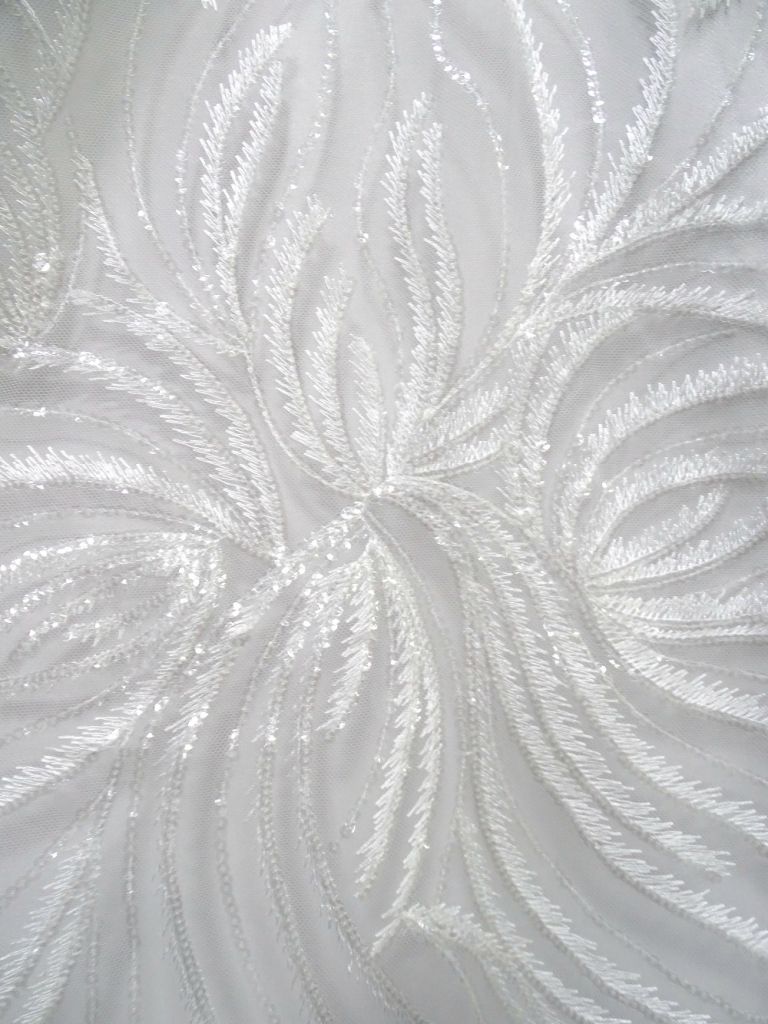 Hot sale good quality Embroidered white lace Fabric For Wedding gowns/