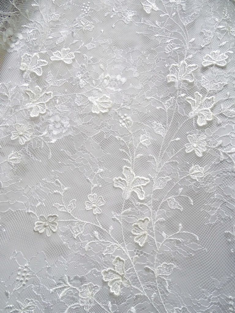 Beautiful flower design Sequins lace fabric bridal white lace ivory lace for bridal wedding dress