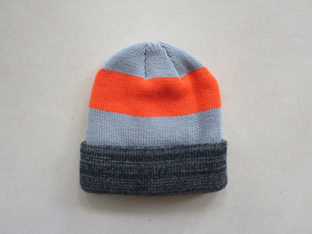 Simple knitted hat