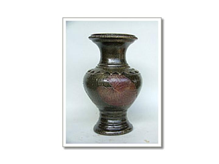 Vase J016