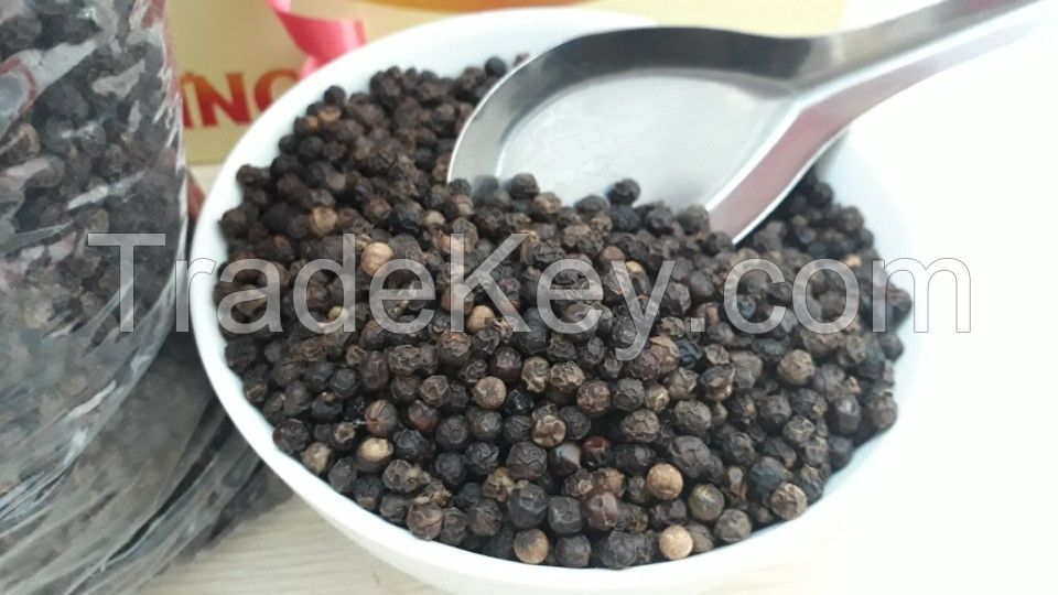 Dried Pepper Black And White From Vietnam