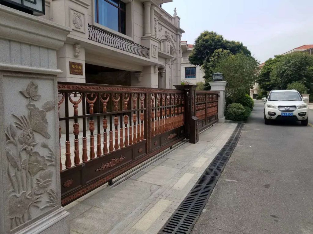 Luxury Iron Gate