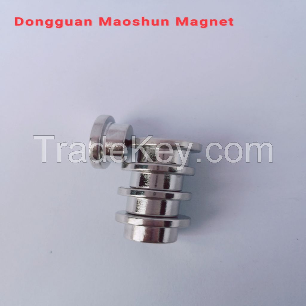 Triangular irregular hardware magnet