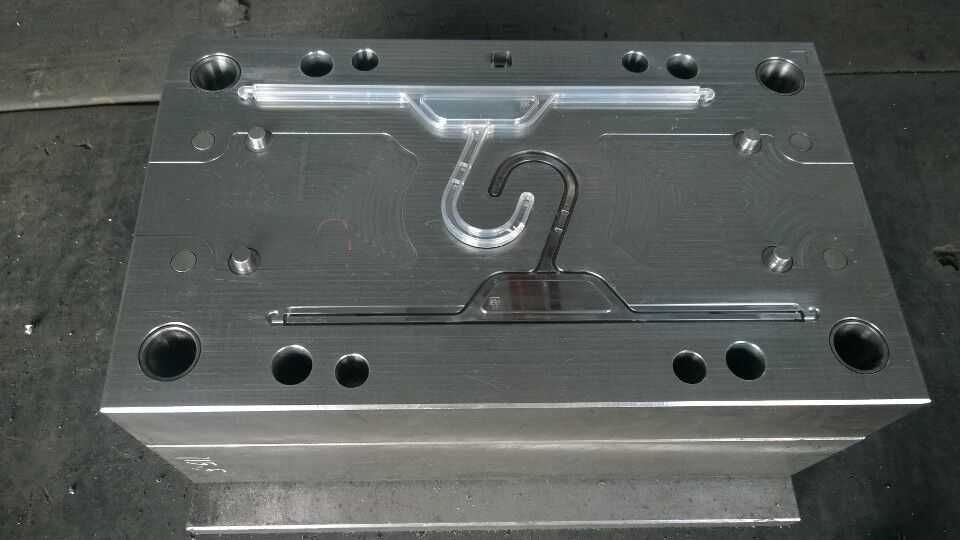 injection plastic mould for coat hanger