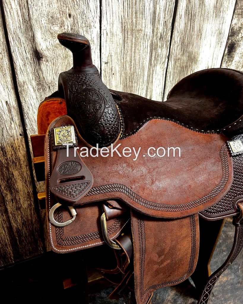 Premium Western Horse Treeless Saddle With Beautiful Hand Curving