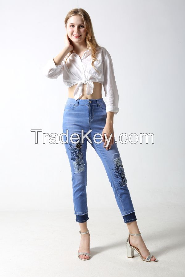 Woman's Slim denim jeans with embroidery