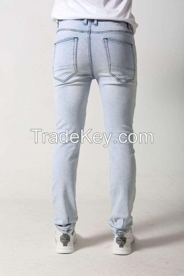 Men's slim distressed denim jeans with jacquard patches