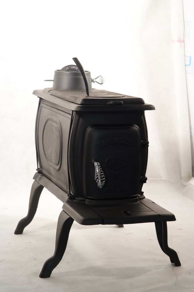 wood burning cast iron stove CB26E